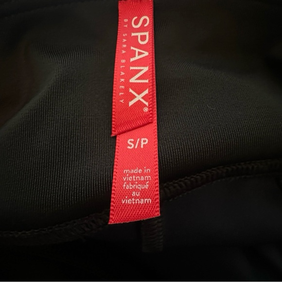 Spanx Faux Leather Navy Blue Stripe 7/8 Length Leggings Size Small Pants - Picture 8 of 10